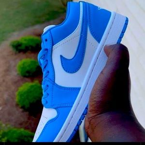Blue and white dunks 7 women/5.5 men